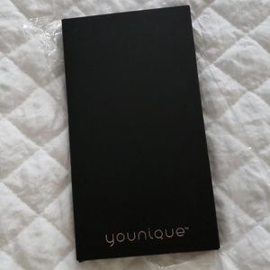Younique pressed shadow 8 palette holder